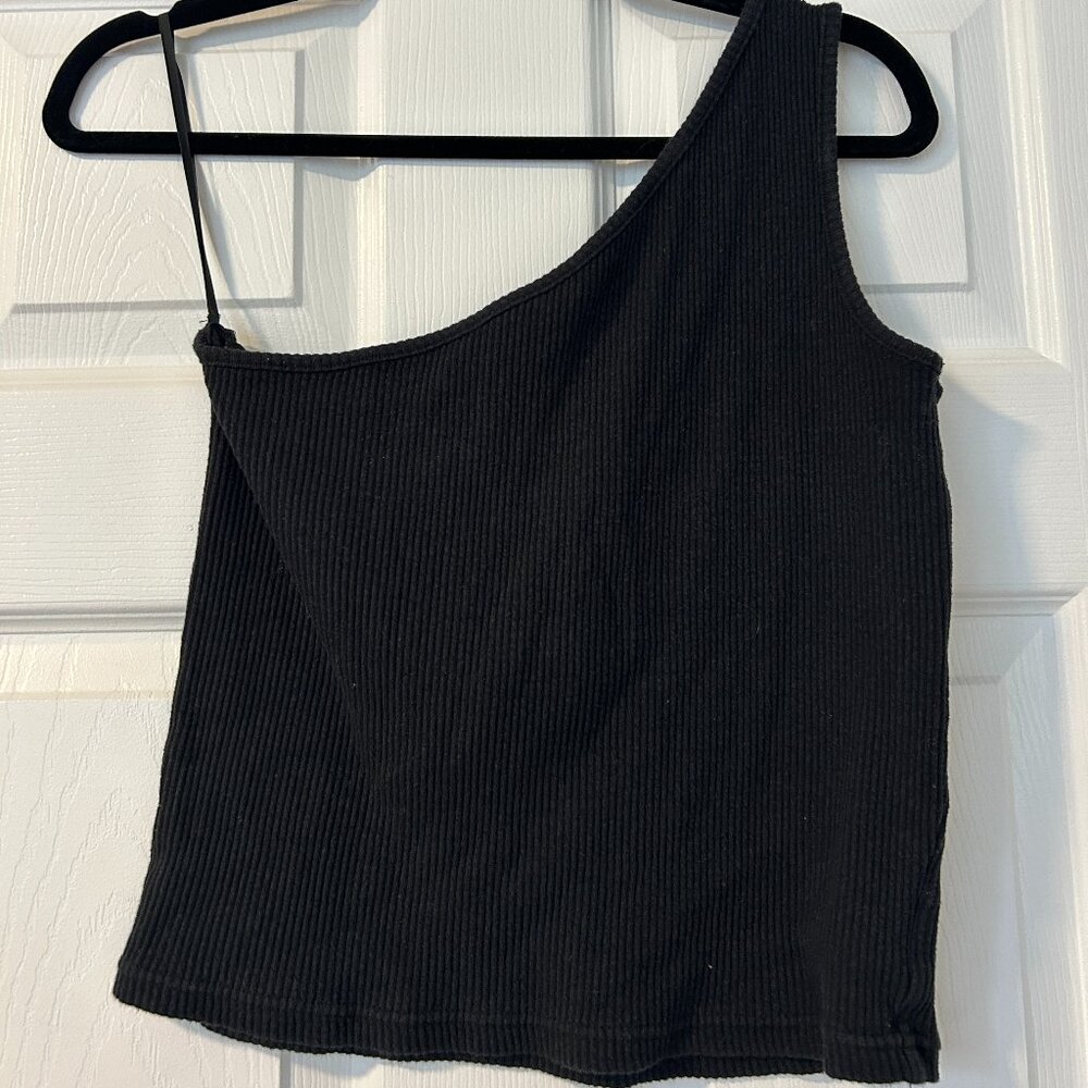 Black Ribbed One-Shoulder Top
